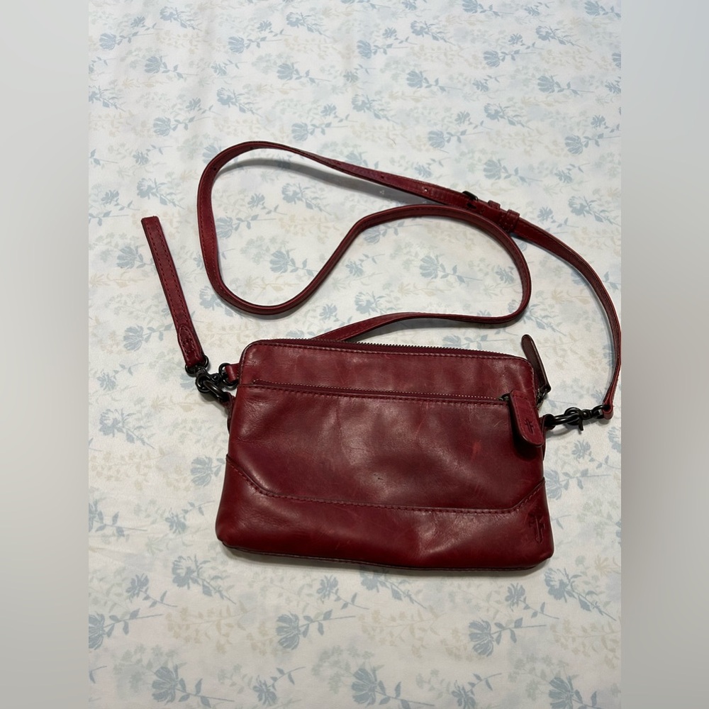 FRYE red leather purse